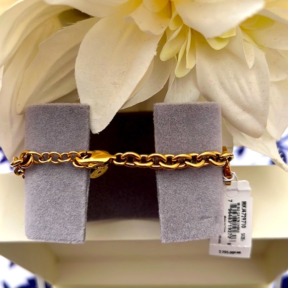 Michael Kors Watch with Bracelet - Picture 5 of 5